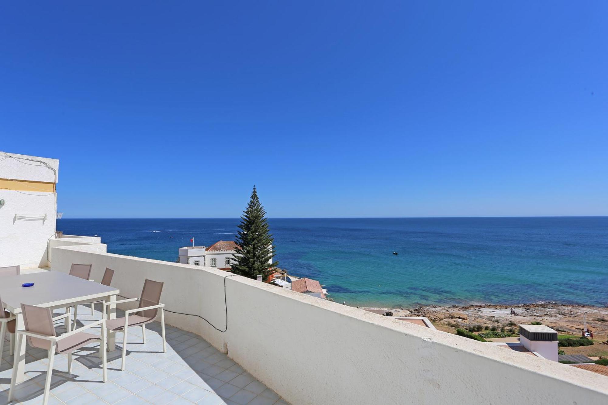 Casas Da Calheta In Luz Стая снимка