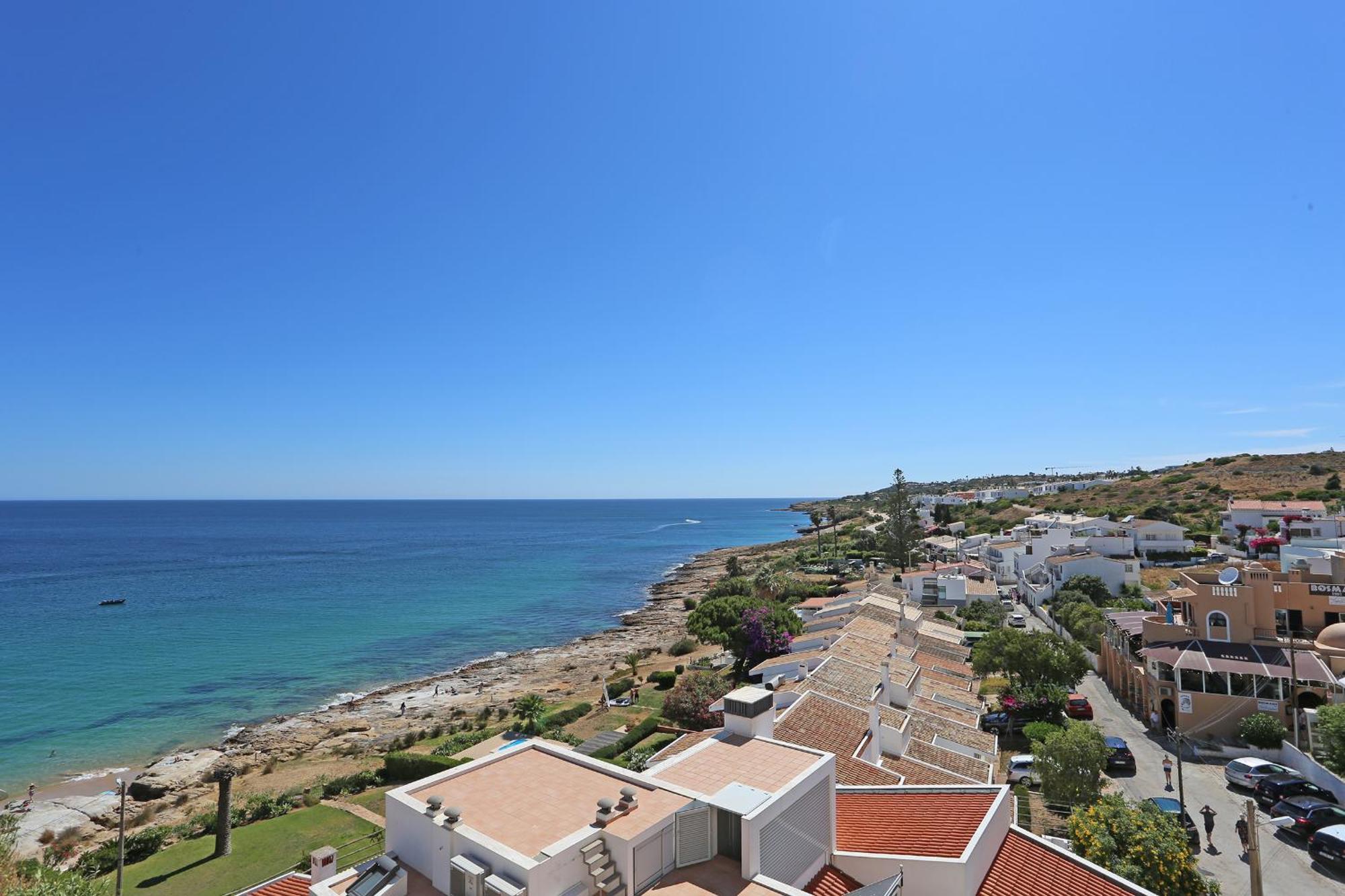 Casas Da Calheta In Luz Стая снимка