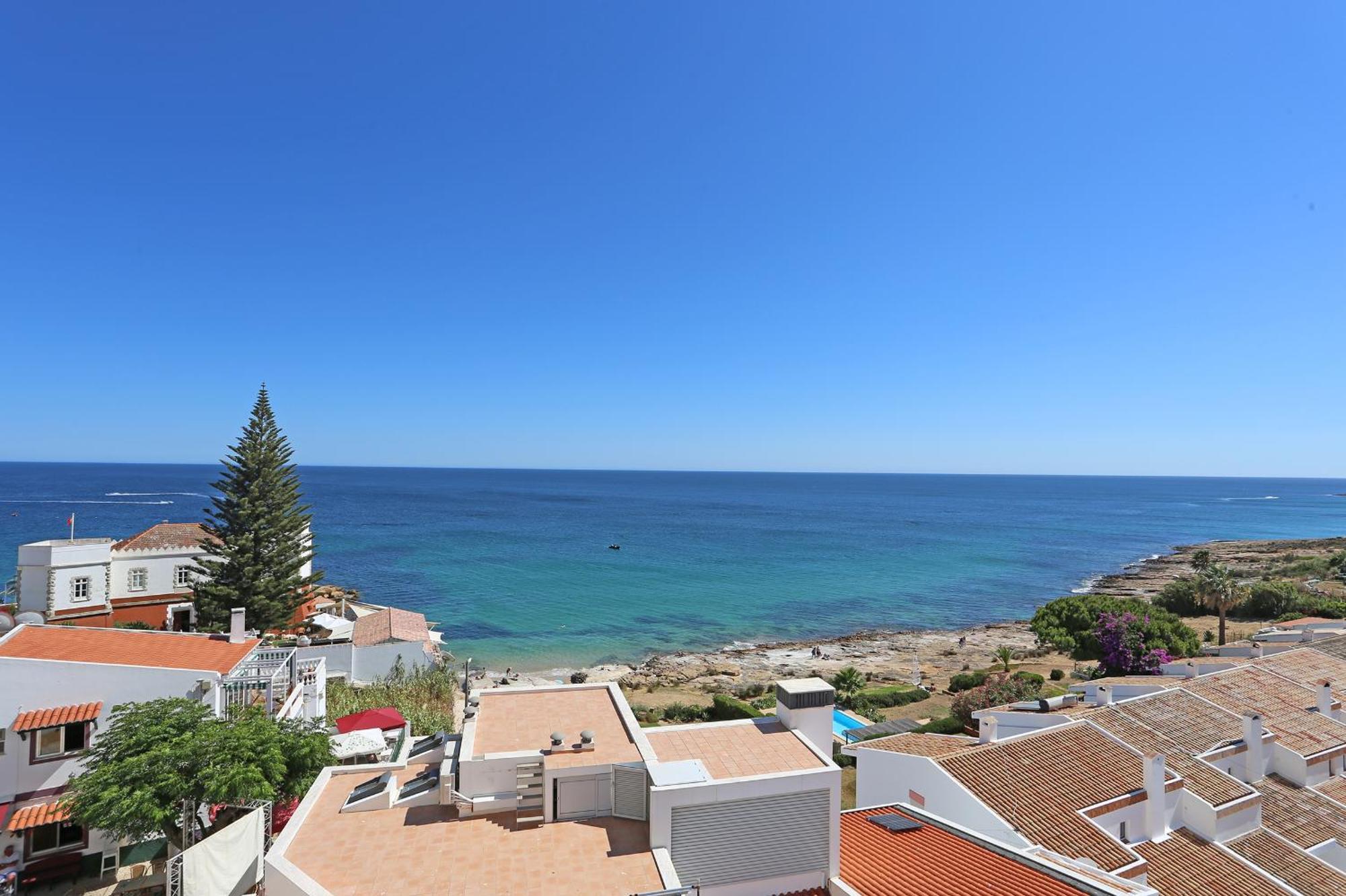 Casas Da Calheta In Luz Стая снимка