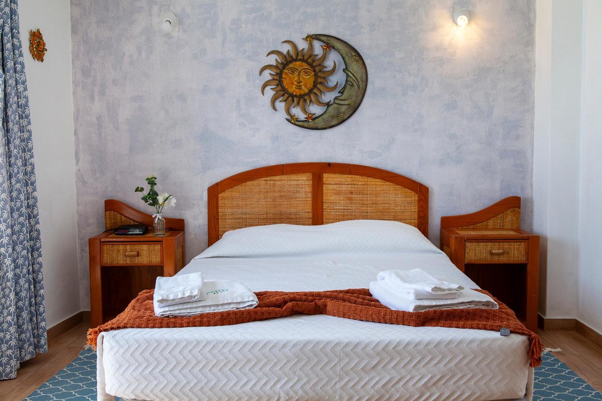 Casas Da Calheta In Luz Стая снимка