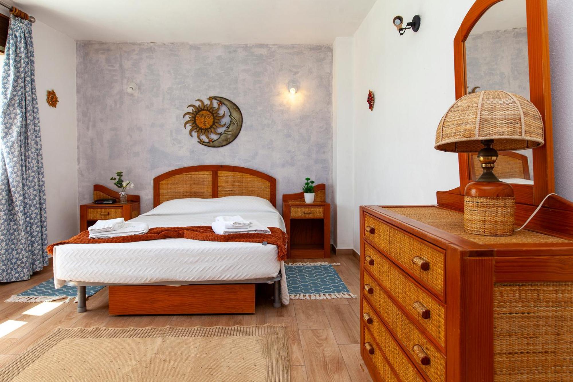 Casas Da Calheta In Luz Стая снимка