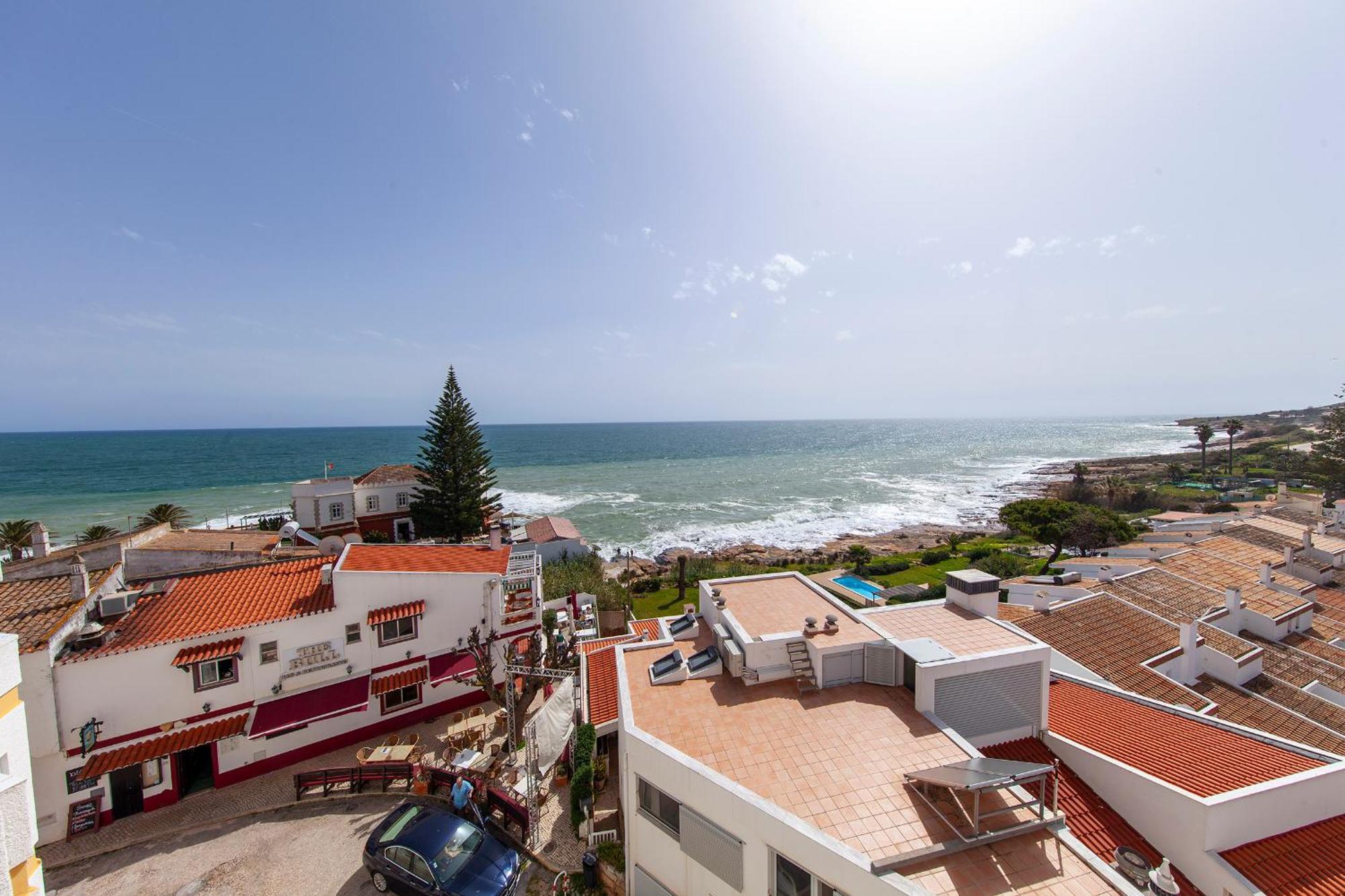 Casas Da Calheta In Luz Стая снимка