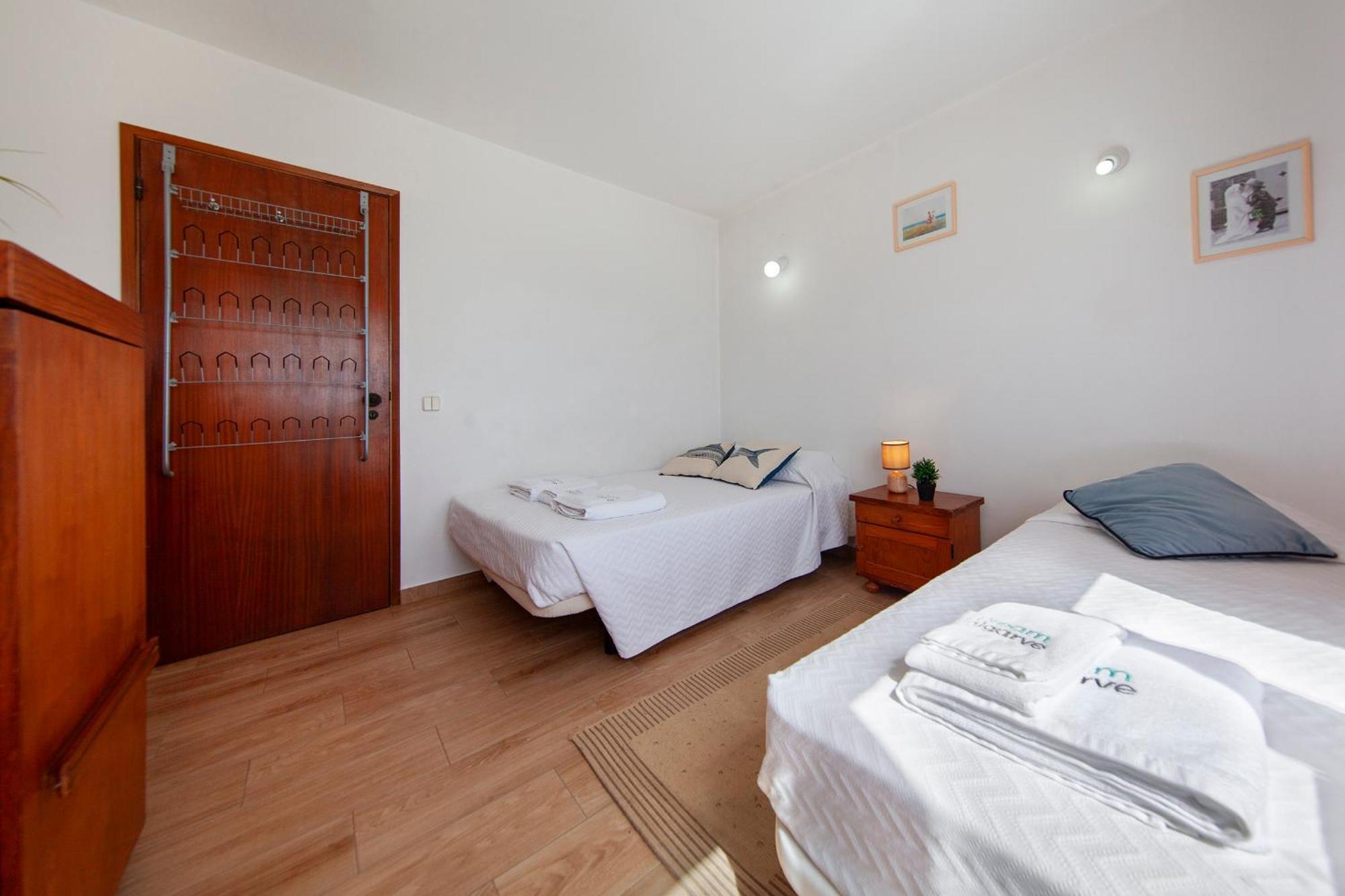 Casas Da Calheta In Luz Стая снимка
