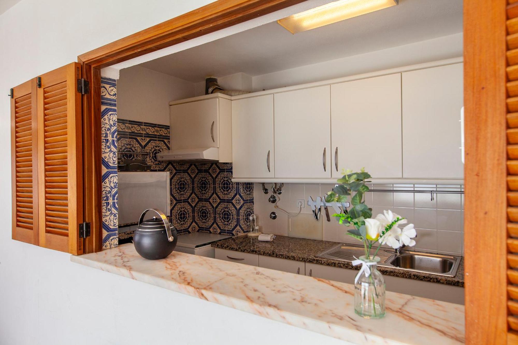 Casas Da Calheta In Luz Стая снимка