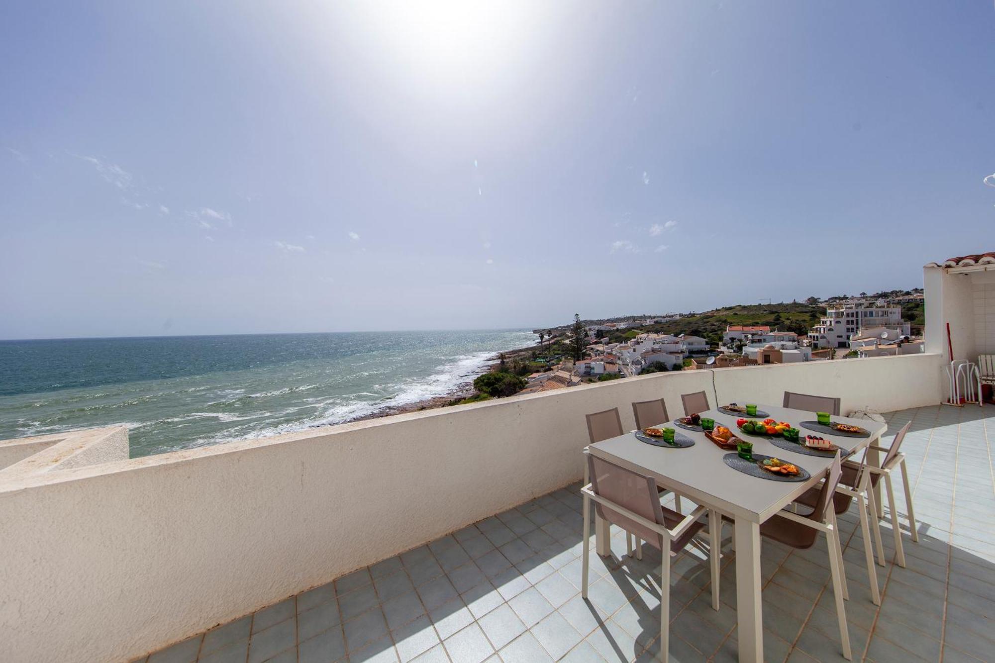Casas Da Calheta In Luz Стая снимка